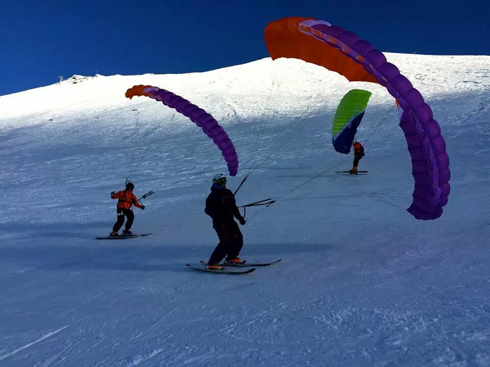 Yoan Castagnoli, François Bon, Omar Zaïter en kite pour flynéo